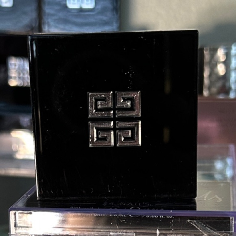 ✨NEW✨ Givenchy Prisme Libre Loose Powder – Shade 2 Satin Blanc – 0.14 oz